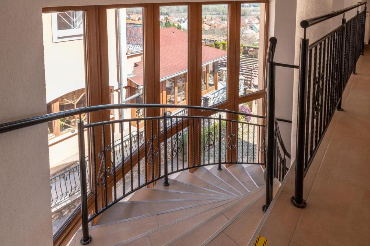 Bed and Breakfast Fonix Wellness *** 1 A Epulet Хевиз Экстерьер фото