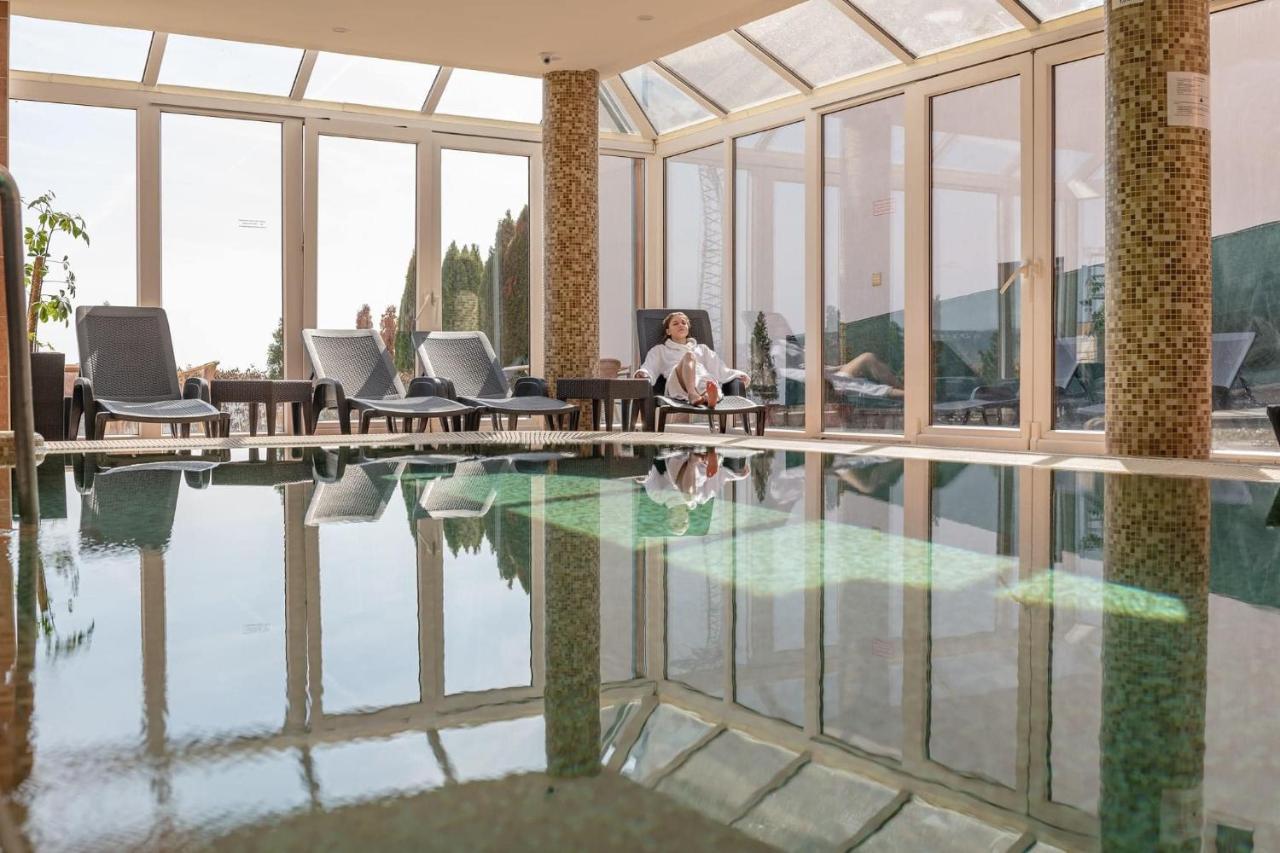 Bed and Breakfast Fonix Wellness *** 1 A Epulet Хевиз Экстерьер фото