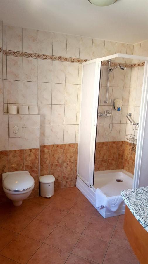Bed and Breakfast Fonix Wellness *** 1 A Epulet Хевиз Экстерьер фото