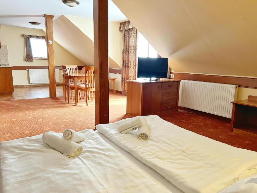 Bed and Breakfast Fonix Wellness *** 1 A Epulet Хевиз Экстерьер фото