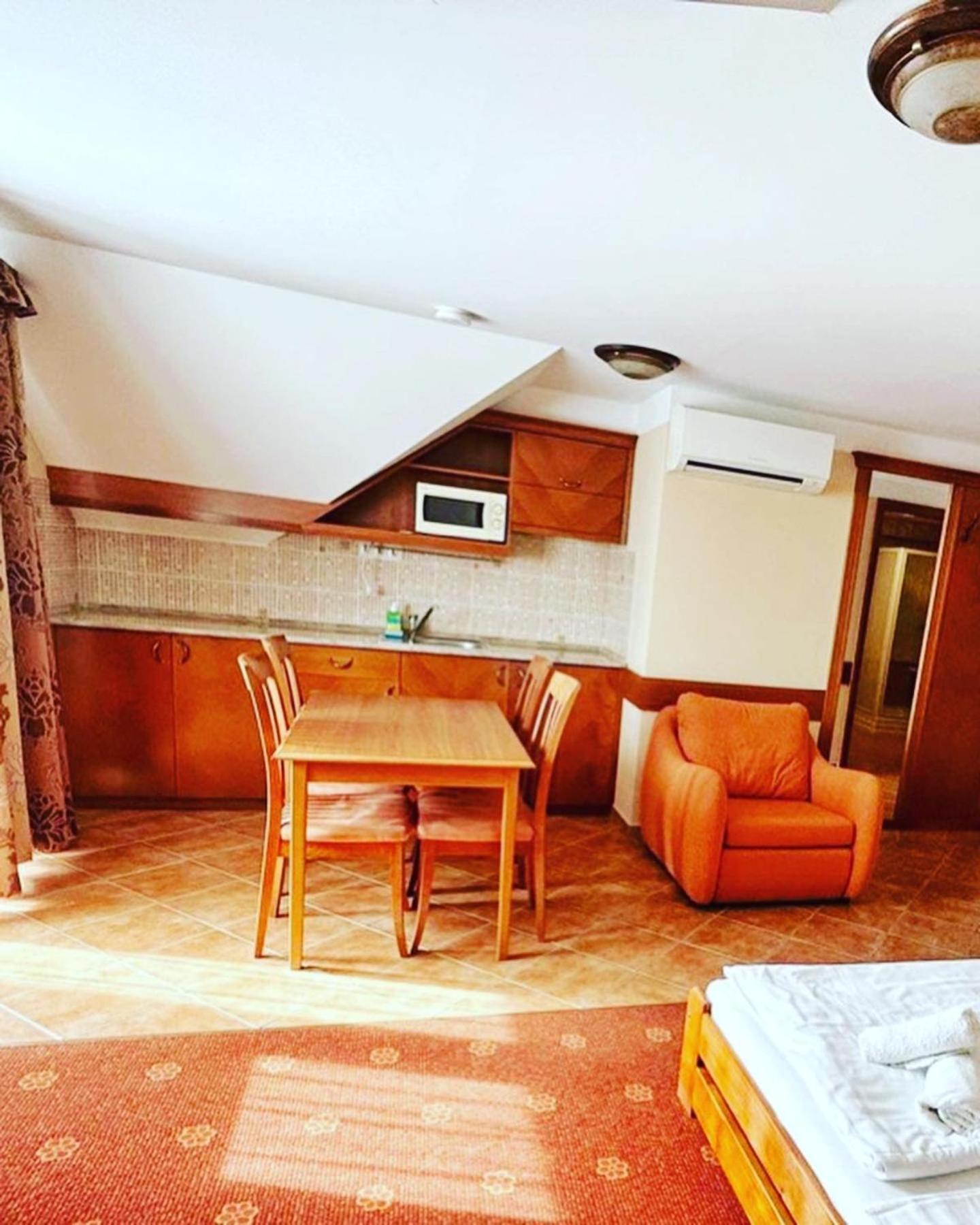 Bed and Breakfast Fonix Wellness *** 1 A Epulet Хевиз Экстерьер фото