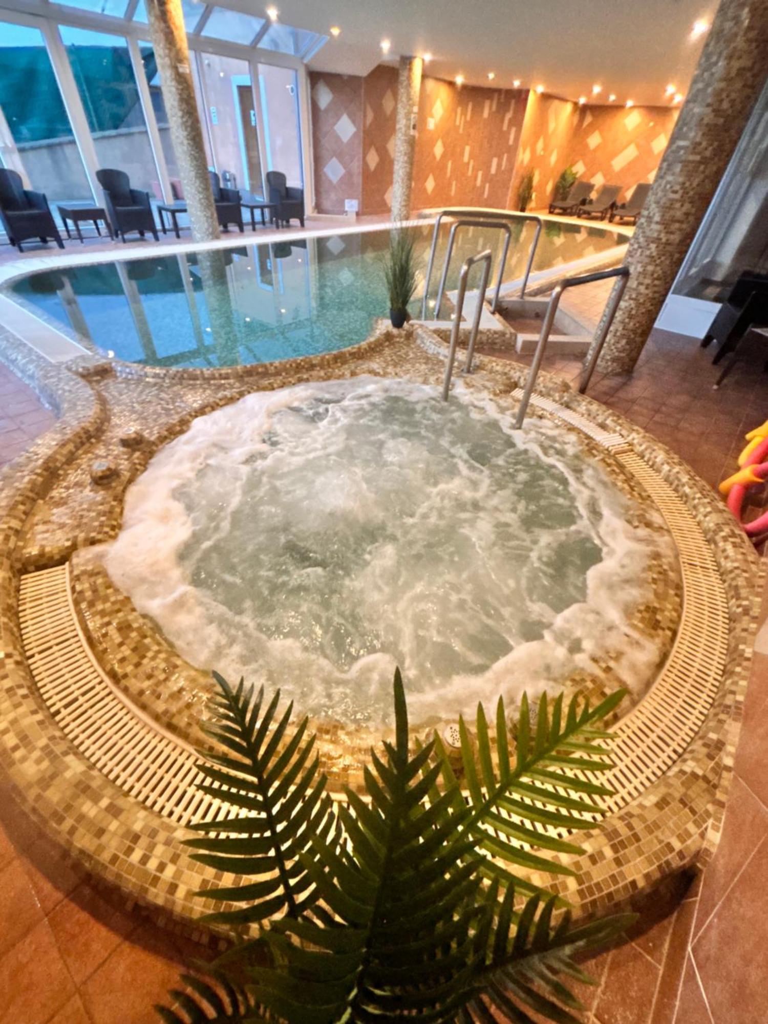 Bed and Breakfast Fonix Wellness *** 1 A Epulet Хевиз Экстерьер фото